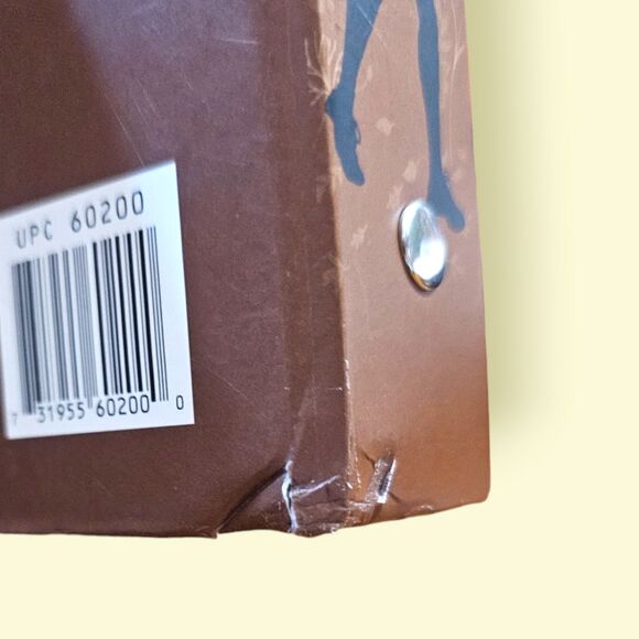 Girl Scouts Brownie guide book - Picture 8 of 10